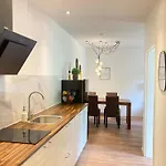 Mit Balkon Und 2 Schlafzimmer By Interhome Appartement