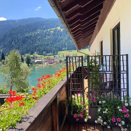Mit Balkon Und 2 Schlafzimmer By Interhome Apartment
