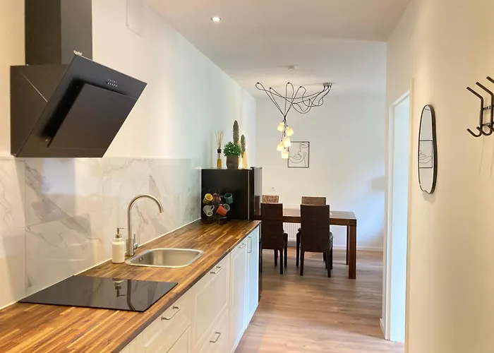 Mit Balkon Und 2 Schlafzimmer By Interhome Apartamento