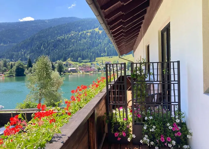 Mit Balkon Und 2 Schlafzimmer By Interhome Apartamento